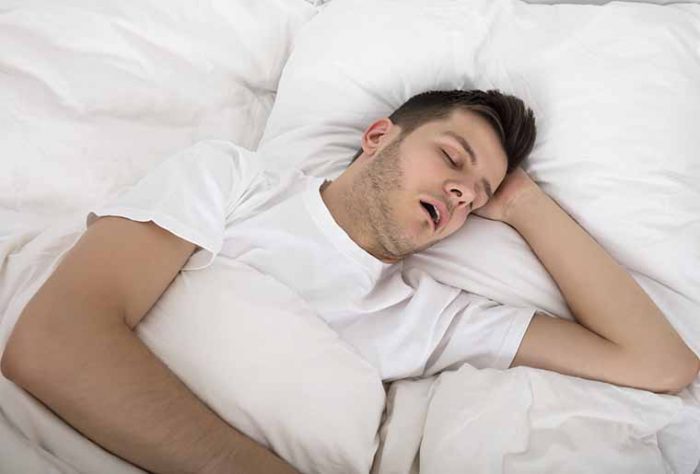 como evitar dormir con la boca abierta